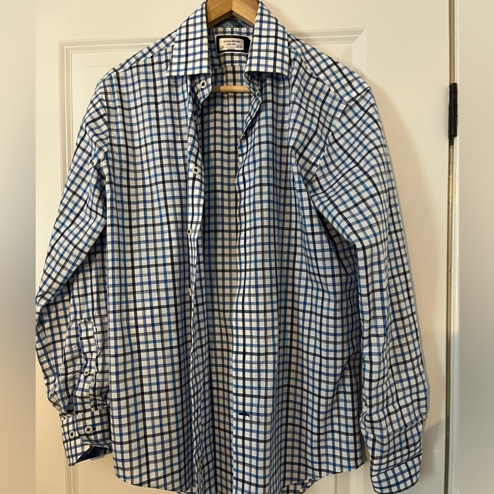 Great looking button up. Lorenzo Uomo trim fit